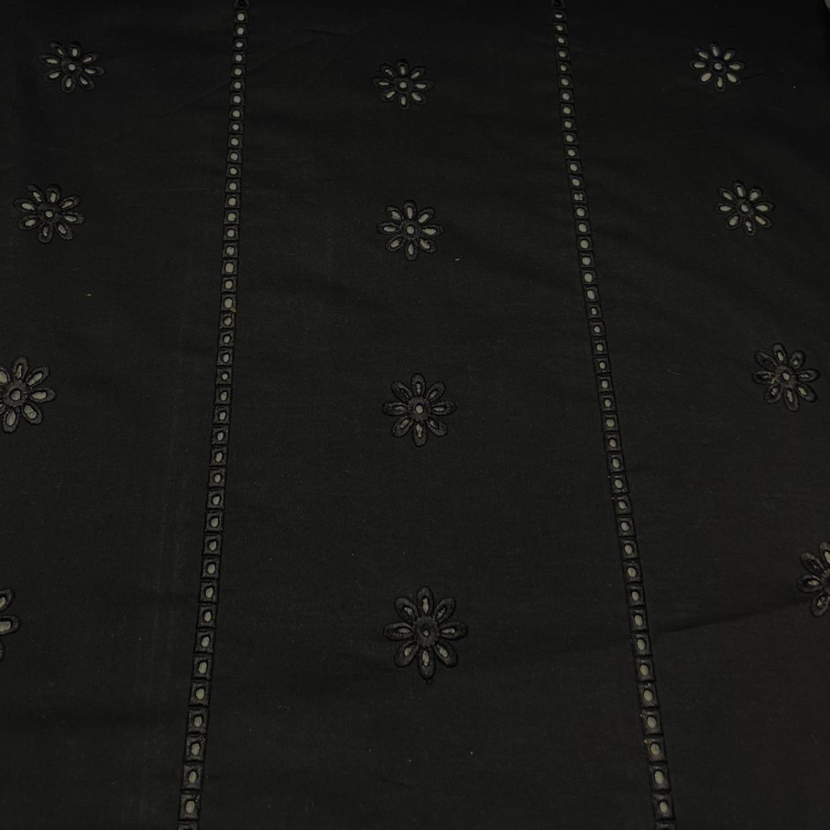 Lawn Boring Embroidery D25905 - Image 2