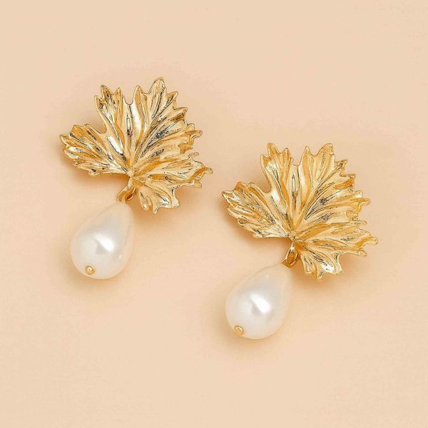 Leaf Pearl Drop Earing