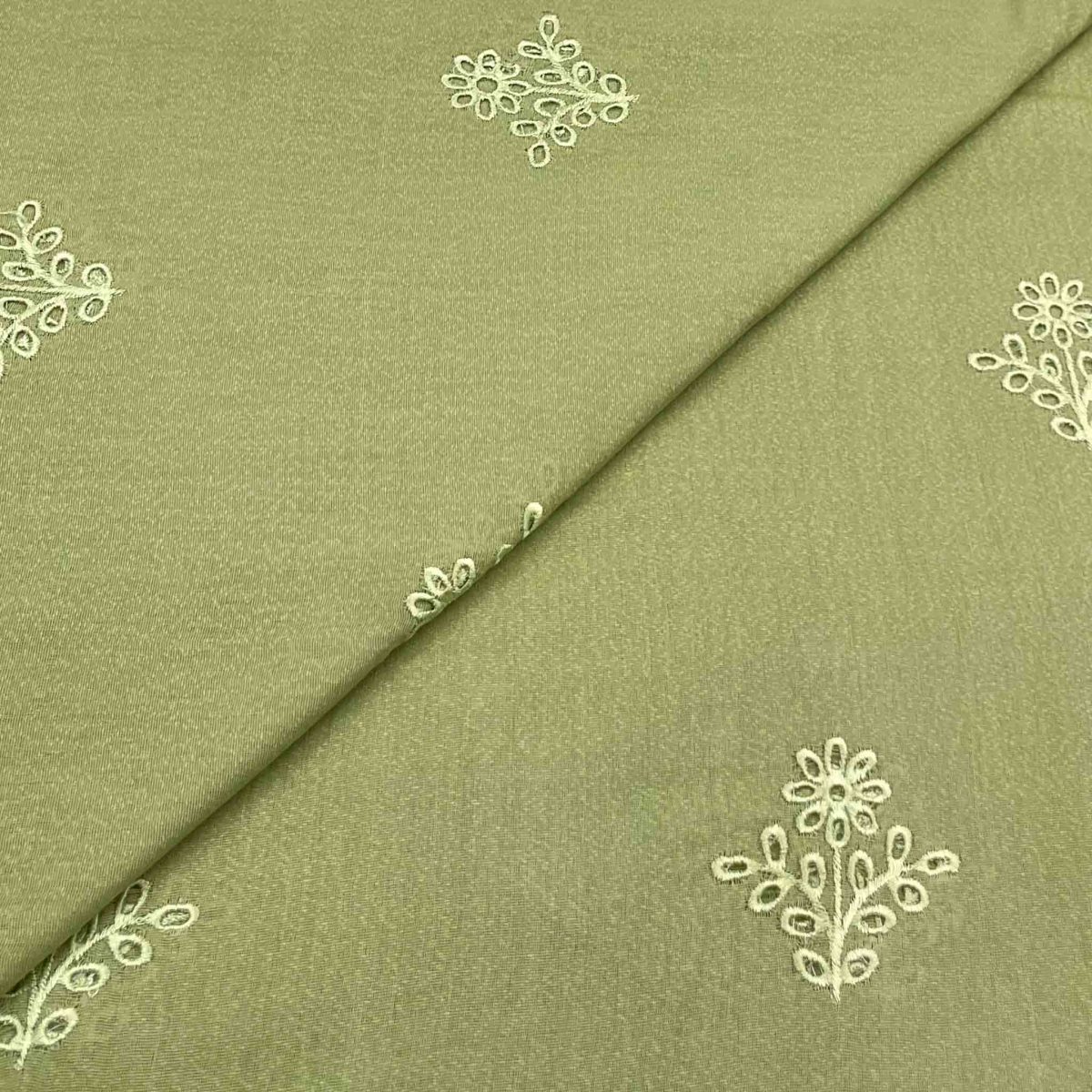 Silk Karandi Boring Embroidery D26D103 - Image 1