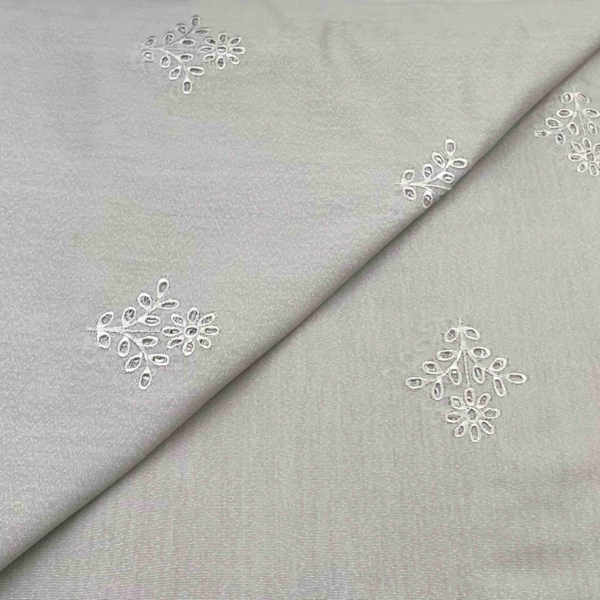 Silk Karandi Boring Embroidery D26D108 - Image 1