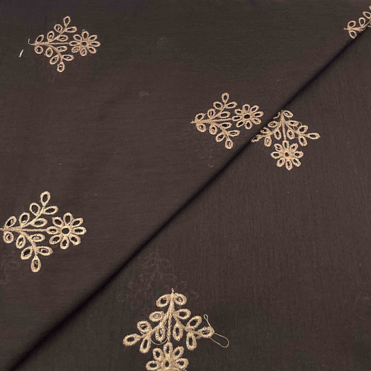 Silk Karandi Boring Embroidery D26D109 - Image 1