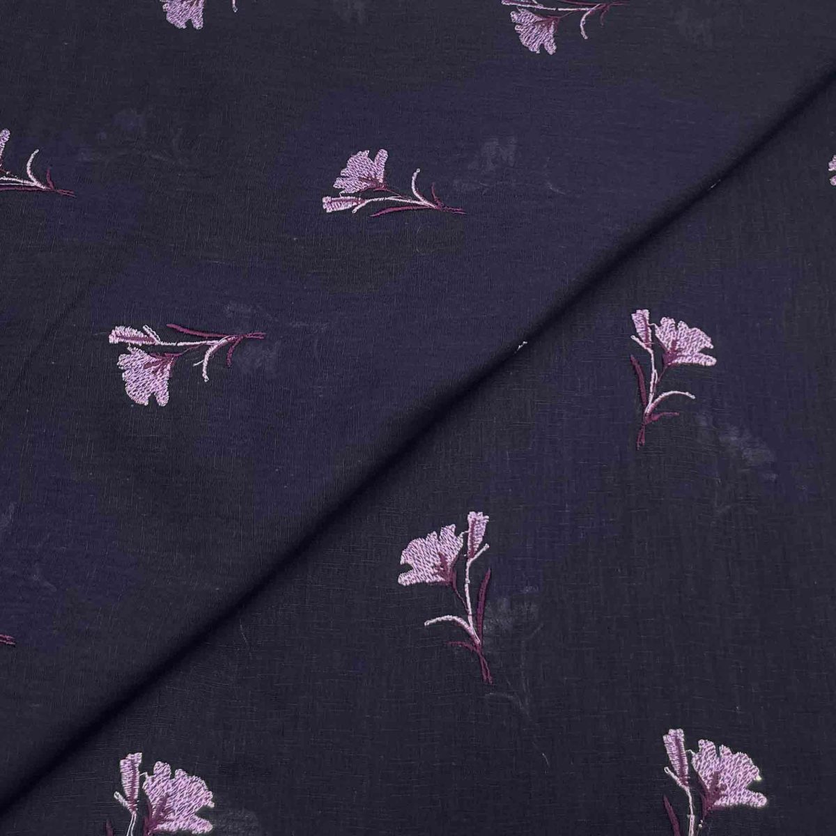Silk Karandi Embroidery D26D120 - Image 1
