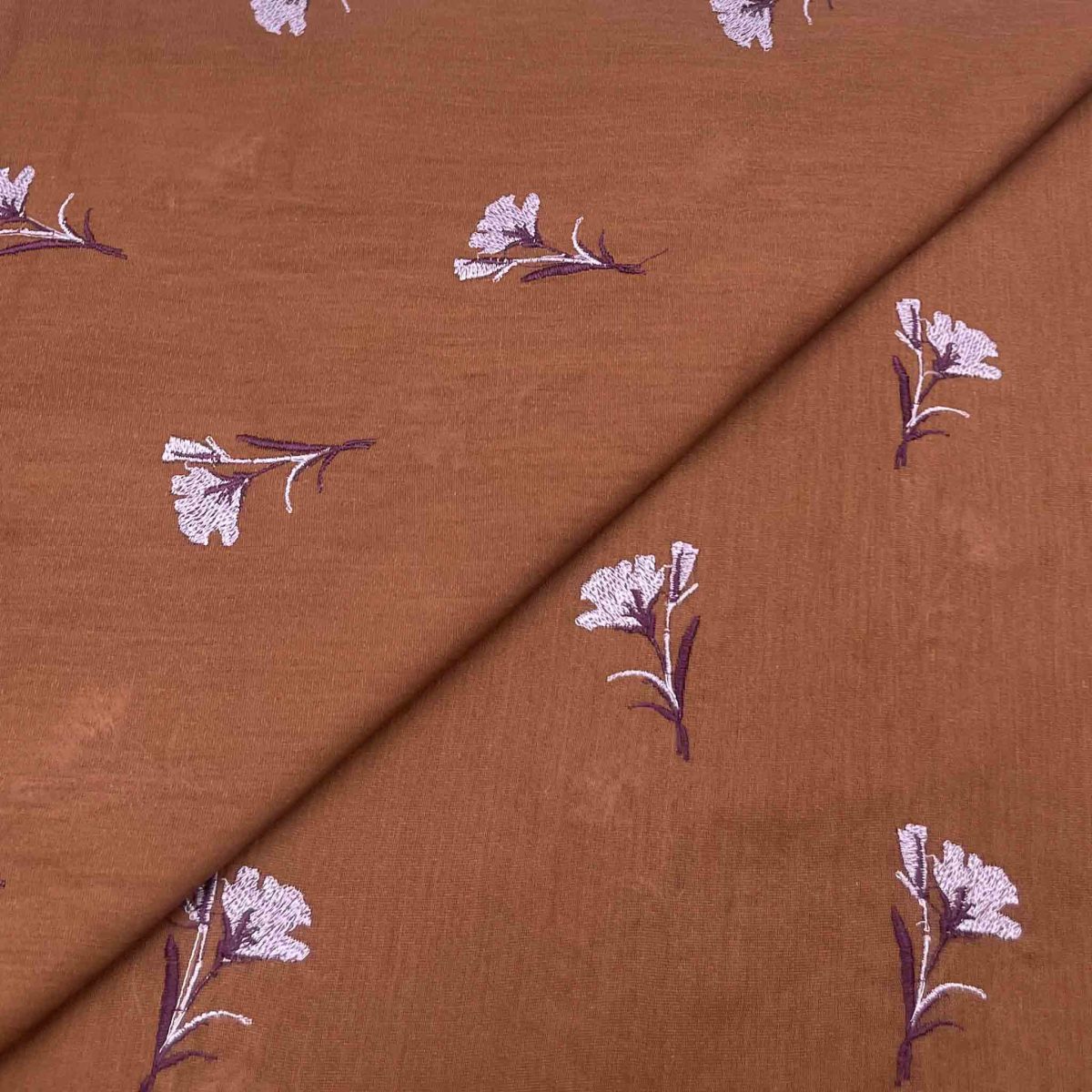 Silk Karandi Embroidery D26D121 - Image 1