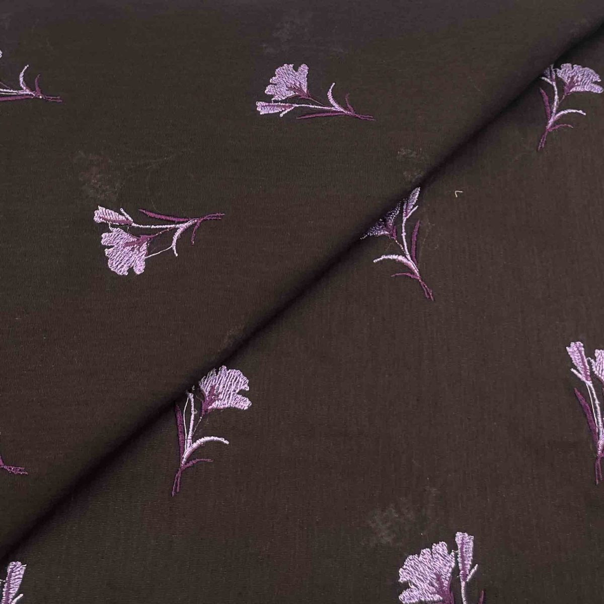 Silk Karandi Embroidery D26D122 - Image 1
