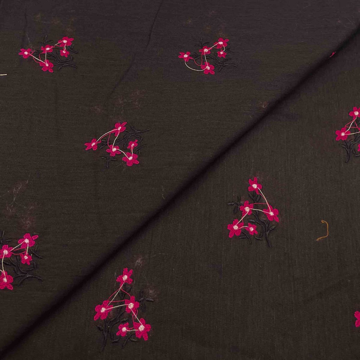 Silk Karandi Embroidery D26D128 - Image 1