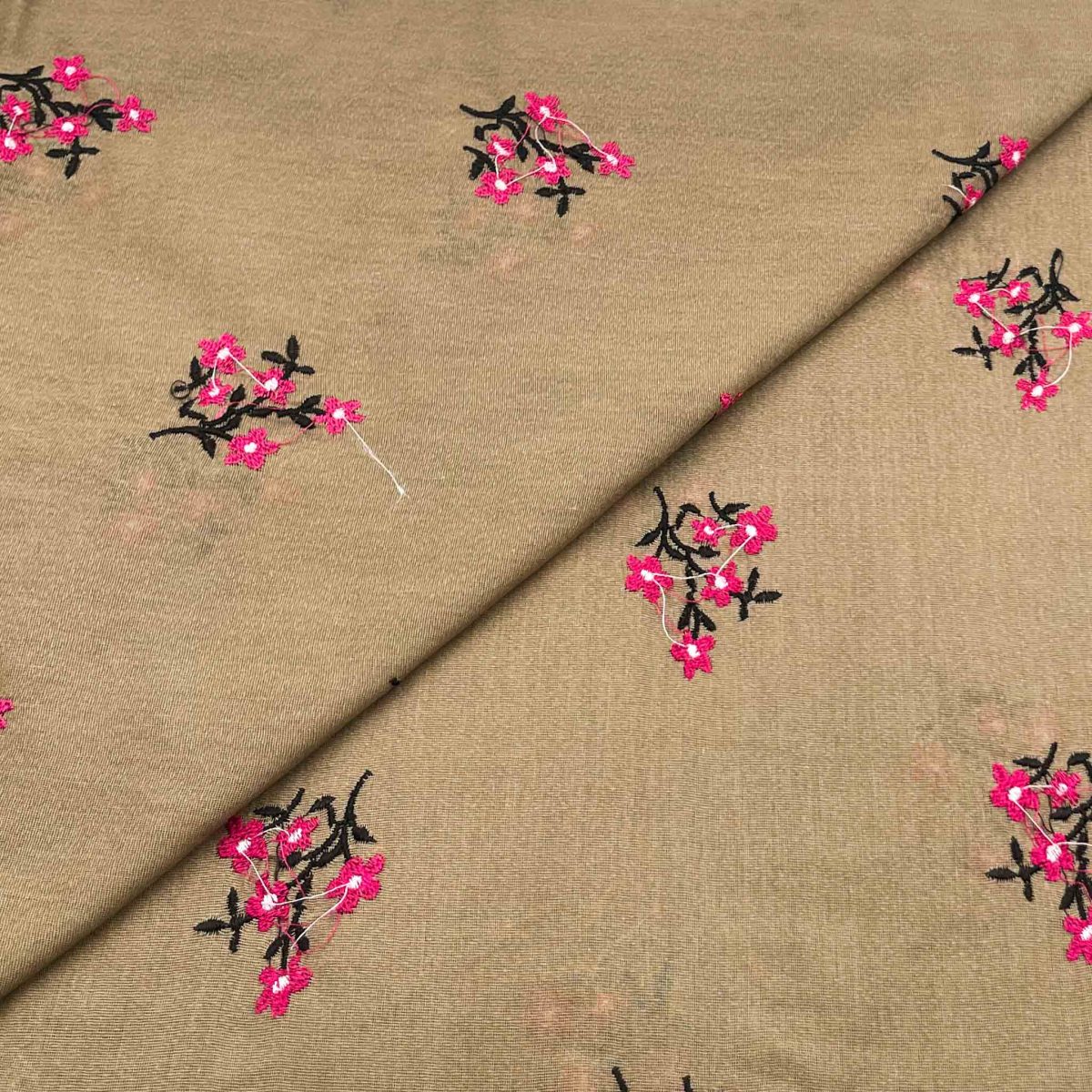 Silk Karandi Embroidery D26D132 - Image 1
