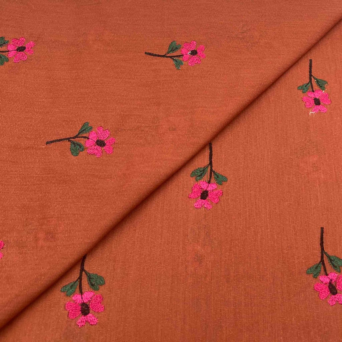 Silk Karandi Embroidery D26D135 - Image 1
