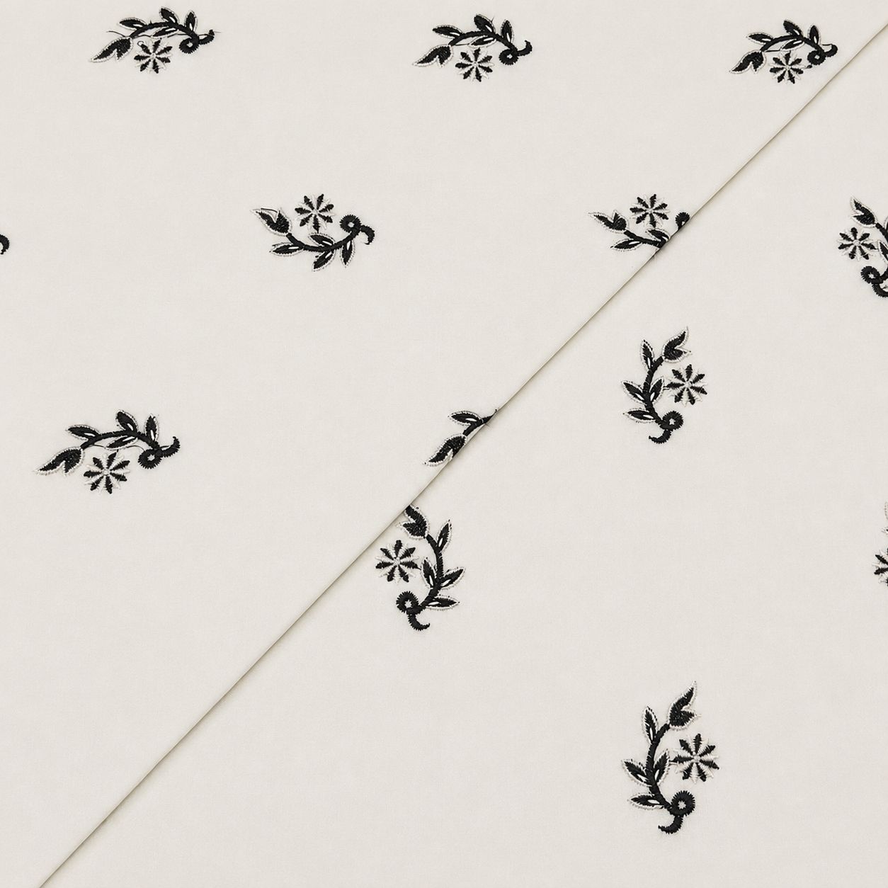 monochrome new 5 Lawn Embroidery D26D3419 - Image 1