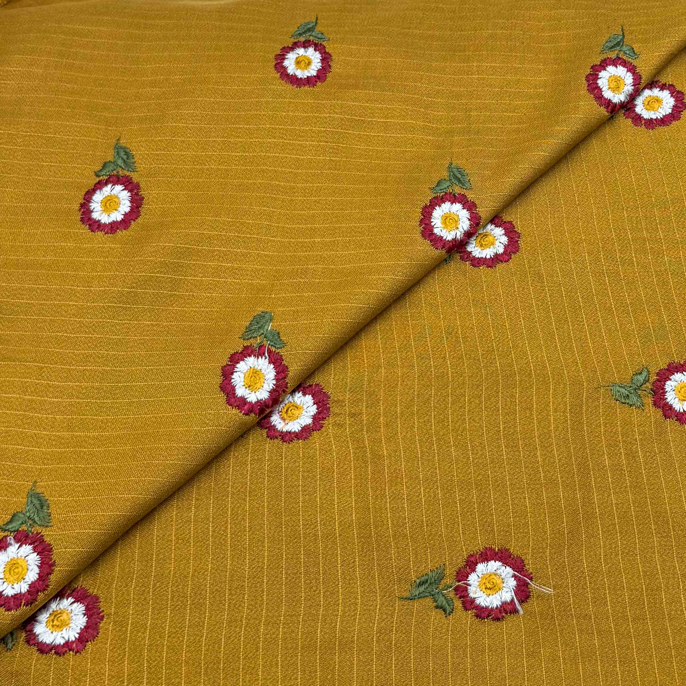 intermix new-50 Slub Linen Embroidery - Image 1